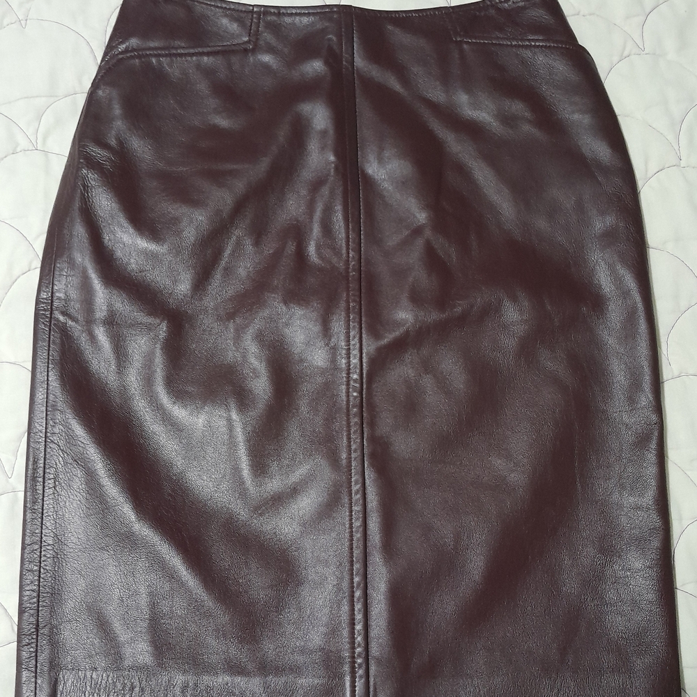 Vintage 80s Linda Allard for Ellen Tracy Color: Claret Leather skirt Size: 8